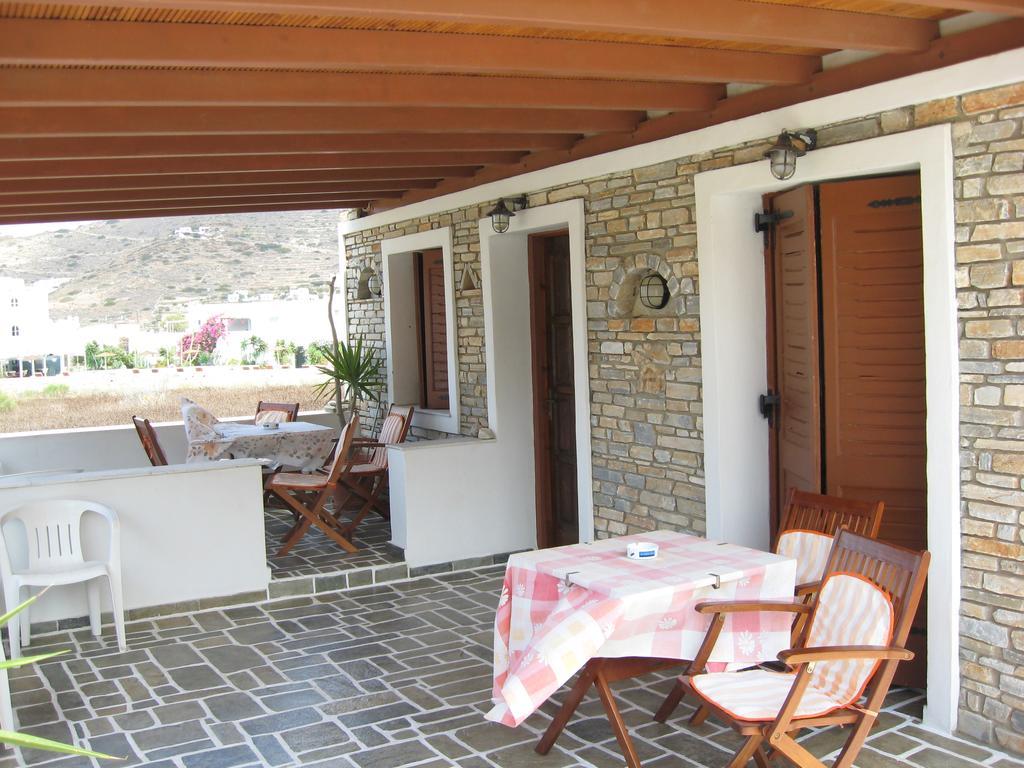 Pension Irini-Vicky Ios Exteriör bild